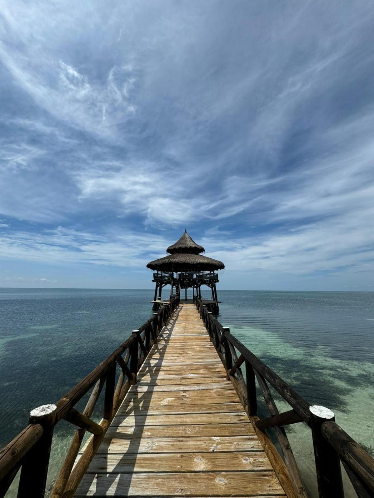 El Embrujo Tintipan Hotel Tintipan Island Exterior photo